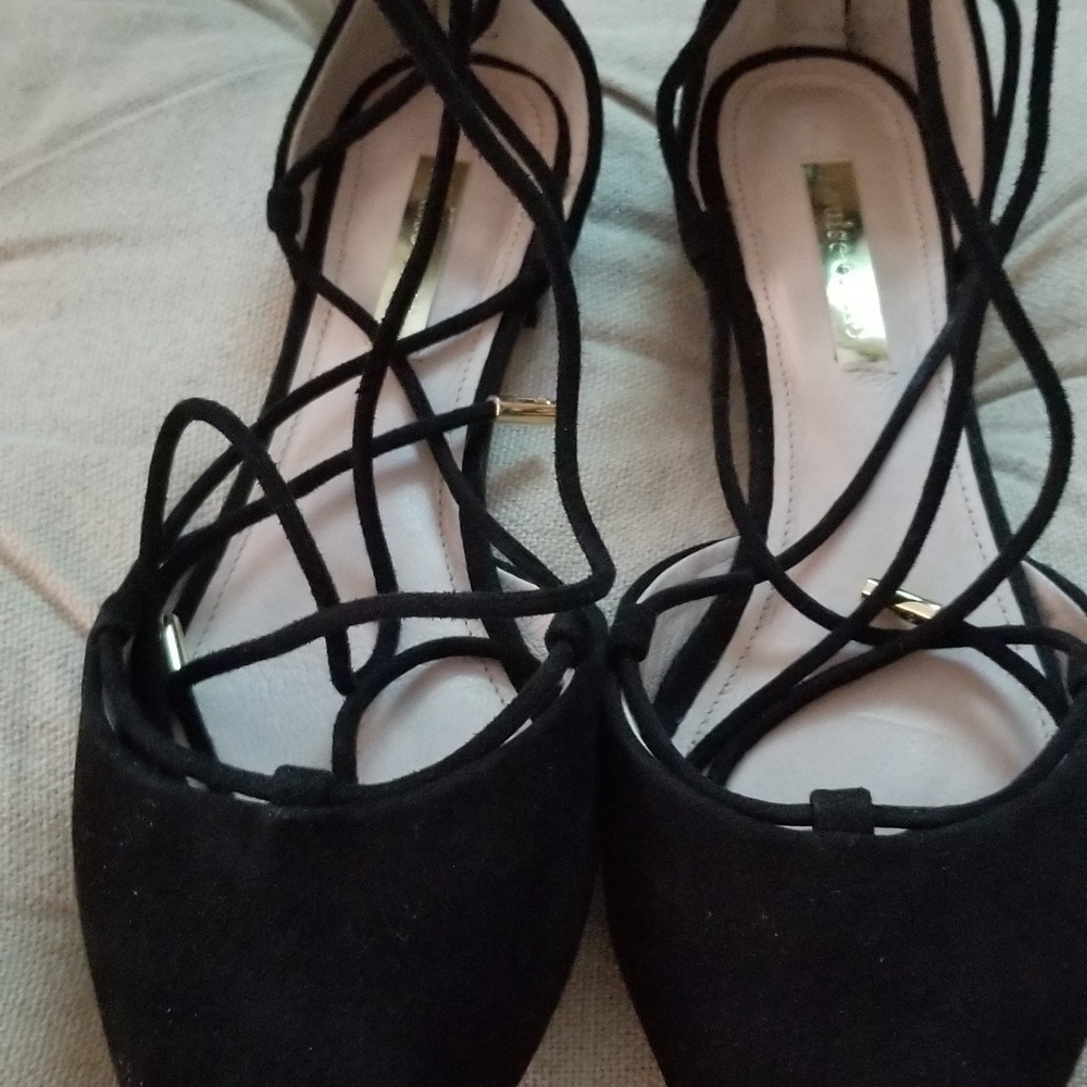 Shoe - Picture 2 of 3